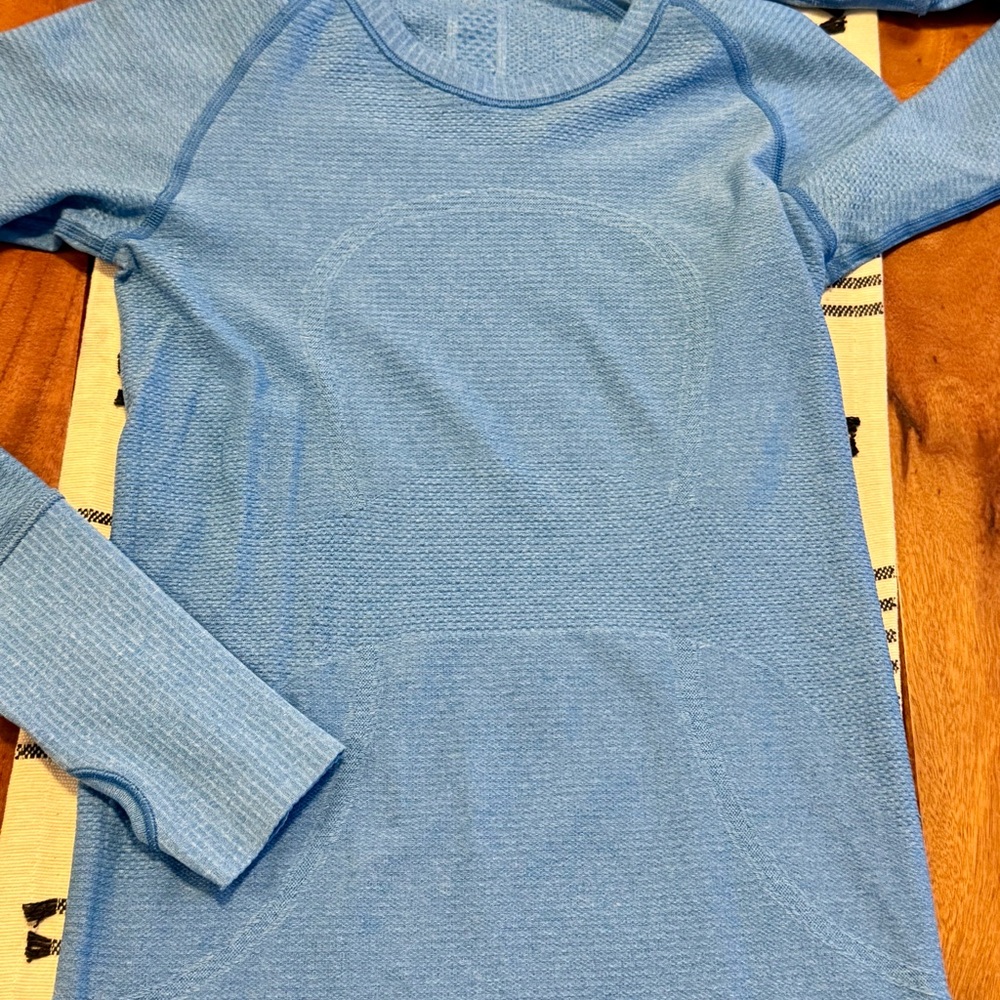 NWOT LuLuLemon Swiftly Tech Small Blue Long Sleeve Athletic Top